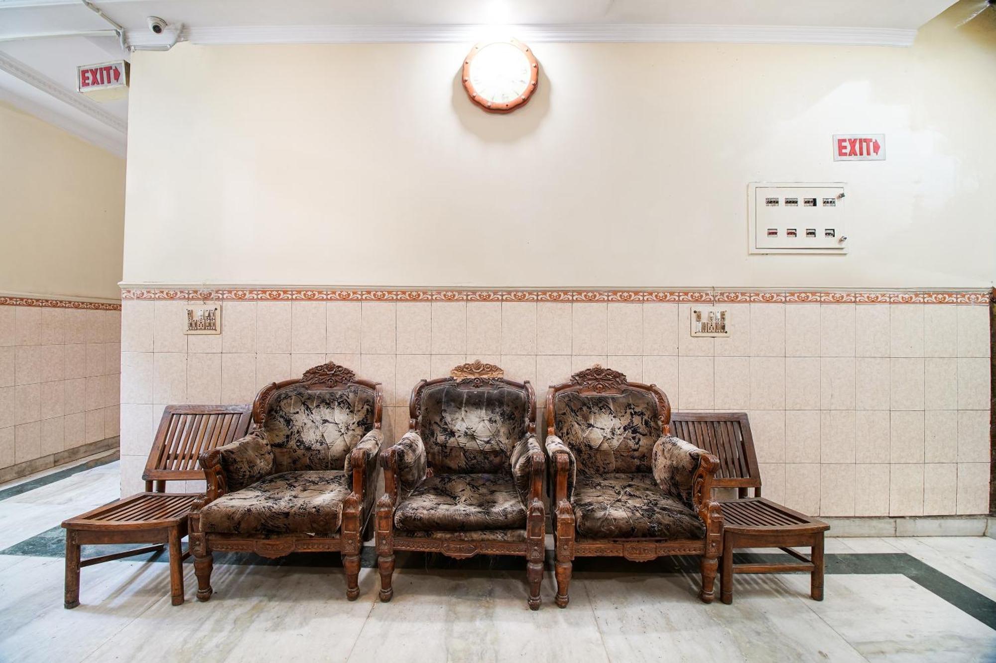 Oyo Maya Palace 新德里 外观 照片